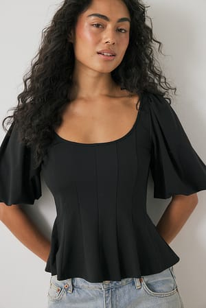 Black Top de manga abullonada plisado