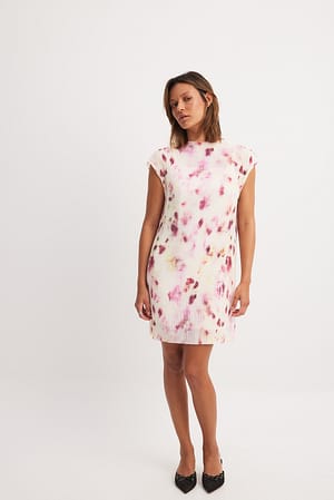 Light Pink Print Minivestido plisado