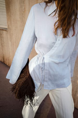 Light Blue Wickelshirt aus Ramie-Mix