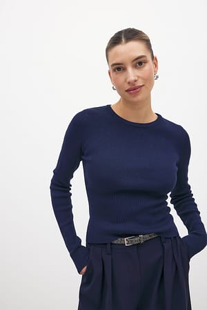 Navy Geripptes Strick-Oberteil