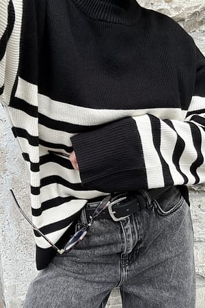 Black/White Stripe Pull à col rond en maille rayée