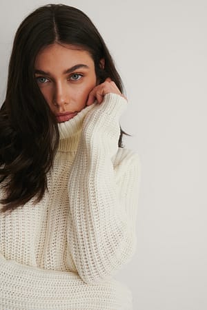 Offwhite Gebreide Tinelle Top Met Rolkraag