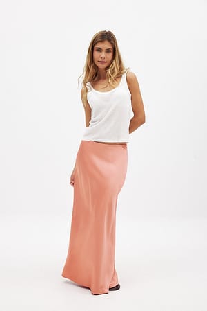 Peach Satin midinederdel