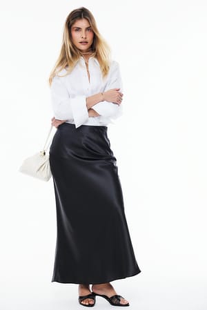 Black Satin midinederdel