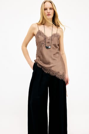 Brown Camiseta interior de encaje con ondas