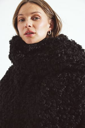 Black Teddy-Mantel mit Tuchdetail