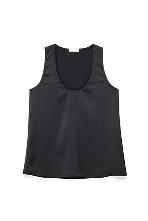 Black Scoop Neck Tank Top