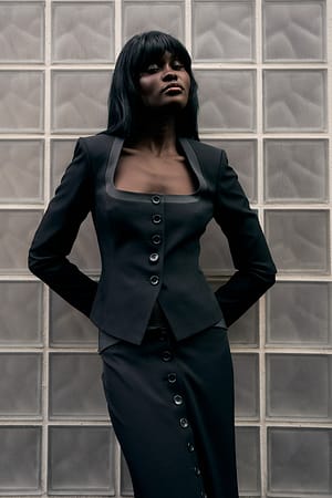Black Scooped Neckline Fitted Blazer
