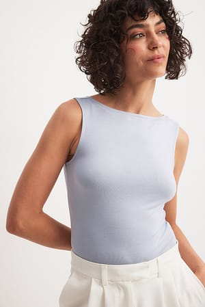 Soft Line Boat Neck Sleeveless Body
