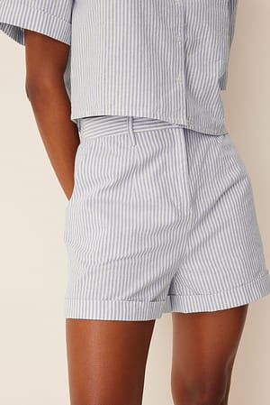 Blue Stripe Shorts med rak passform