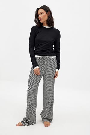 White/Black stripe Pantalón acanalado a rayas