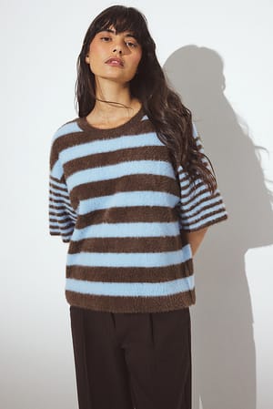 Pull à manches courtes et rayures