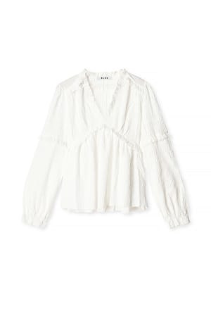 White Struktureret bluse med lange ærmer og flæser