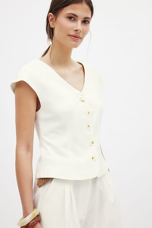 Image 4 of 8