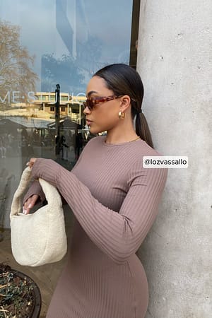 Vanilla Textured Shoulder Bag