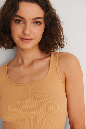 Camel Ribbet Tanktop