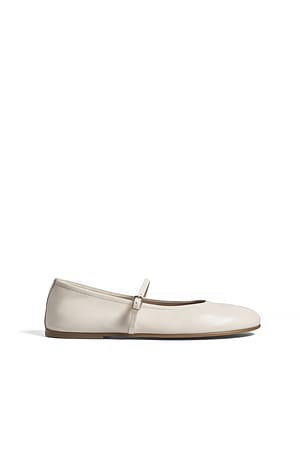 Offwhite Ballerinas aus Leder ohne Futter