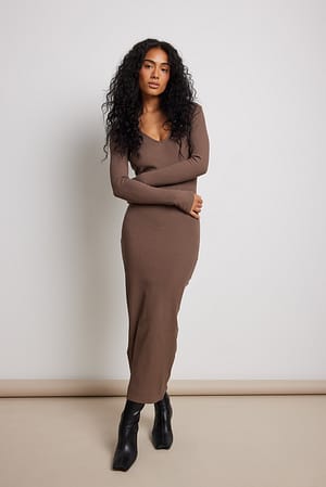 Brown V-Neck Rib Long Sleeved Midi Dress