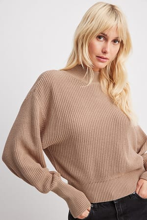 Beige Striktrøje med brede ærmer