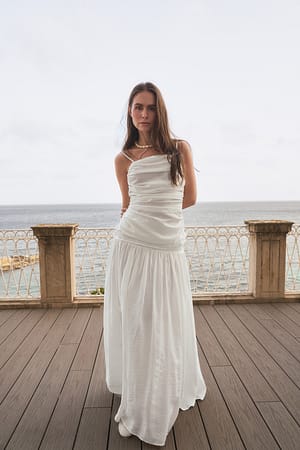White Maxirok met taille-detail
