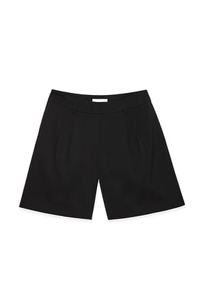 Black Vida shorts med mellanhög midja