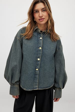 Denimskjorte med vide ærmer