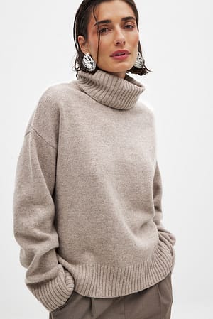 Sweater i uld med rullekrave