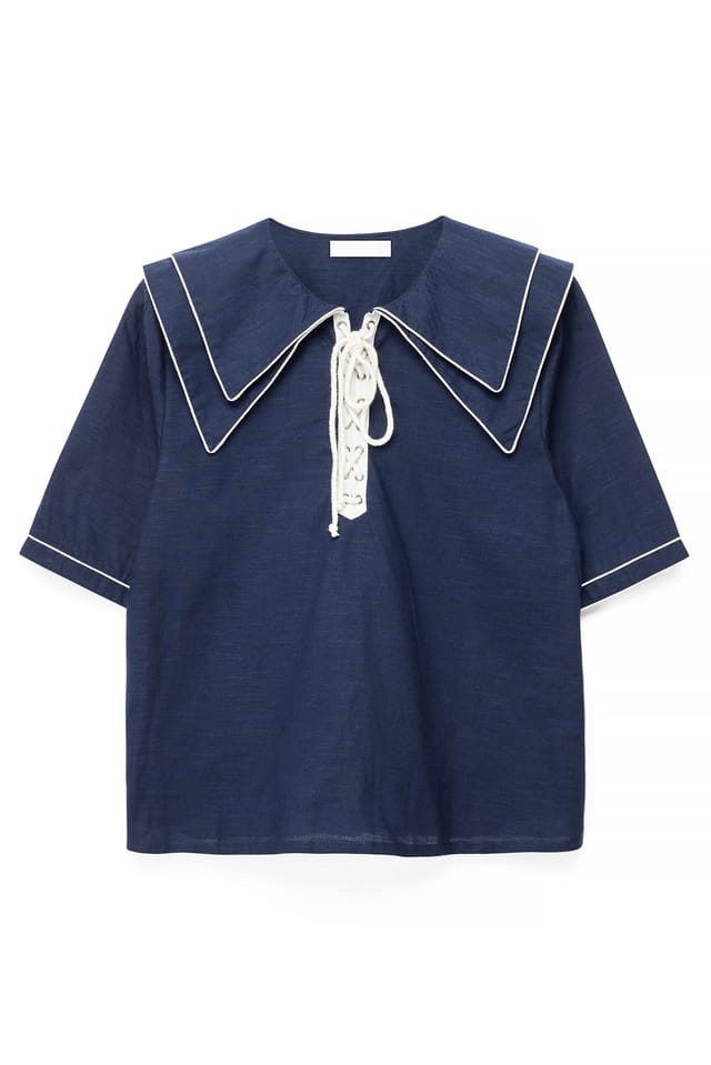 Navy Bomullsbluse med blondedetaljer