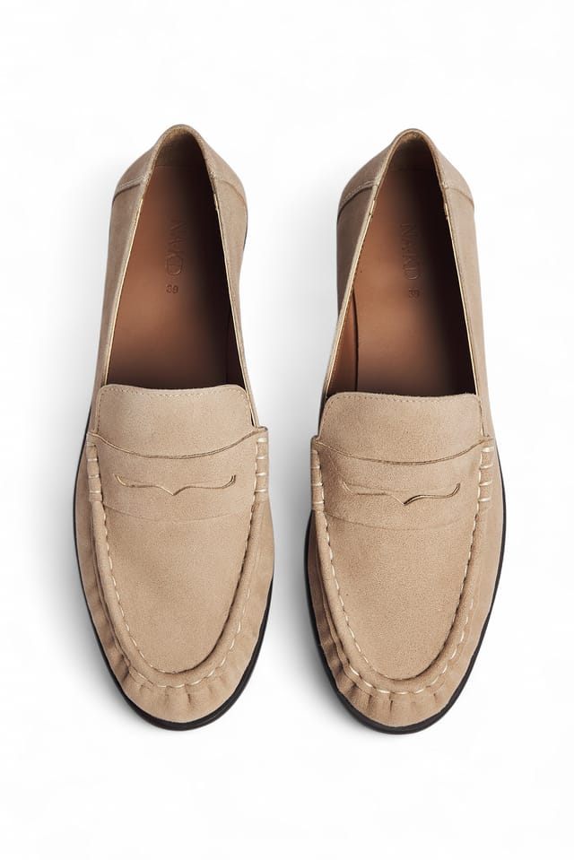 Beige Loafers aus weichem Wildleder