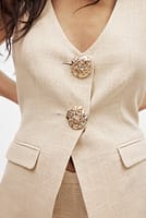 Go to image 4 of 7