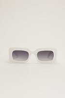 Go to image 1 of 4