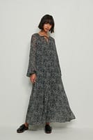 Go to image 1 of 4