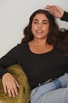 Go to image 1 of 4