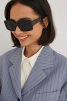 Go to image 1 of 4