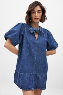 Mini-Jeanskleid mit Schnürung