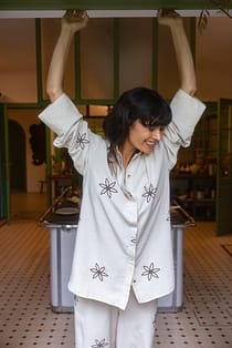 Oversize-Hemd mit Blumendetail