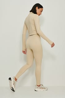 Recycled ribbade tights med hög midja