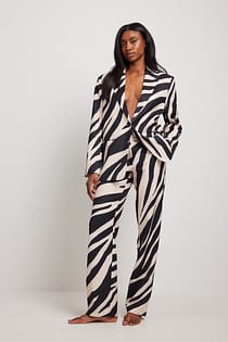 Printed Mid Rise Wide Suit Pants
