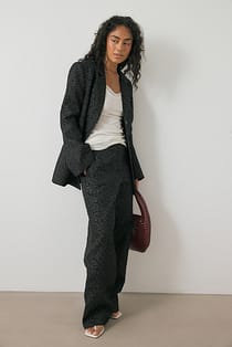 Pantalon droit structuré à taille mi-haute