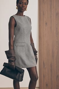 ärmelloses tailliertes Minikleid