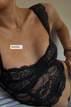 Black Wide Strap Lace Cup Corset