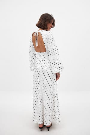 Black/White dots Maxikjole med ballonærmer og åben ryg