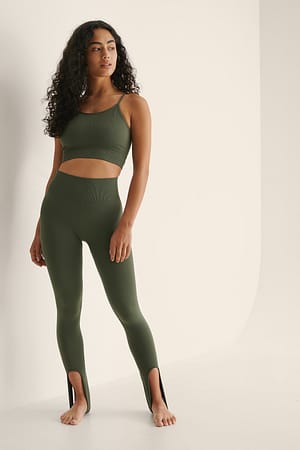 Olive Recycelte nahtlose Stirrup-Leggings