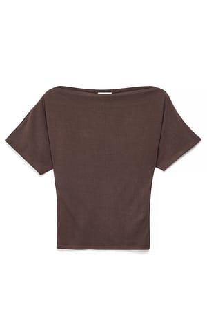 Brown T-shirt à encolure bateau