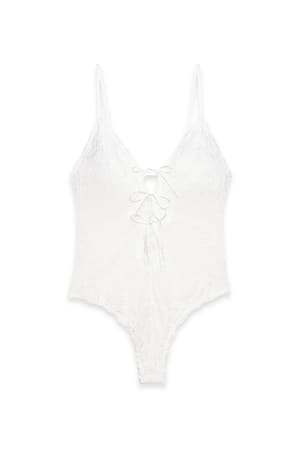 White Body con detalle de lazo