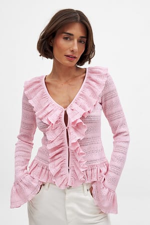 Pink Top med flæser og knapper