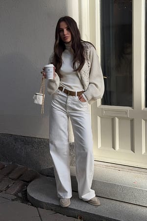 White Weite Jeans mit hoher Taille