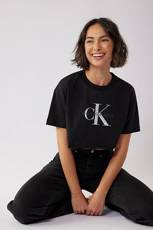 Black Organisch crop T-shirt met ruwe zoom