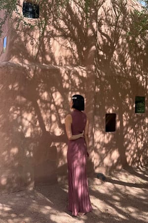 Dusty Pink Maxivestido plisado de punto