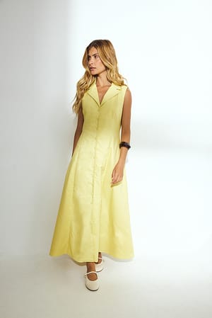 Light Yellow Midikleid aus Baumwolle mit Knöpfen